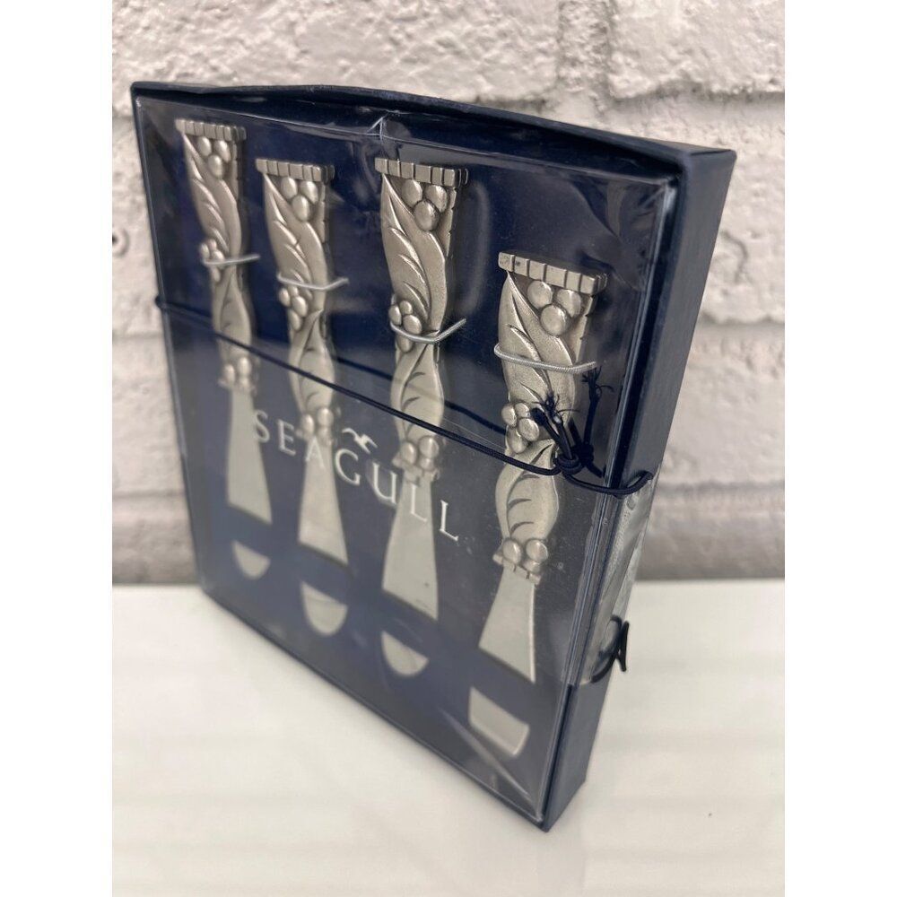 Seagull Pewter Set of 4 Appetizer / Cheese Spreader Knife Grape Pattern - Picture 2 of 4